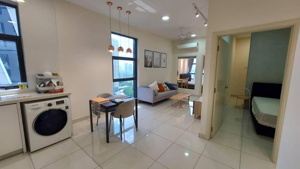 Arte Mont Kiara Host By Host Corner Suites Kuala Lumpur Extérieur photo